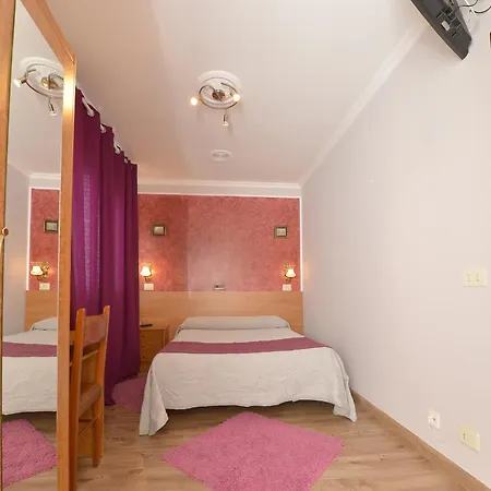 Santa Cruz Hotel *